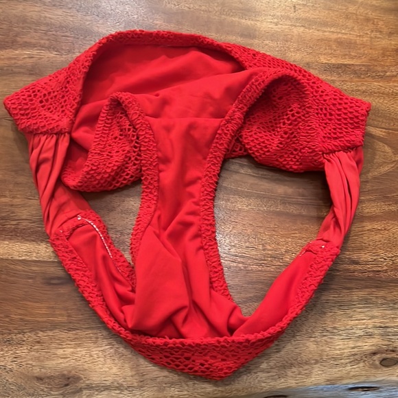 Red bikini bottoms w/crochet overlay 5/$20 - Picture 3 of 3